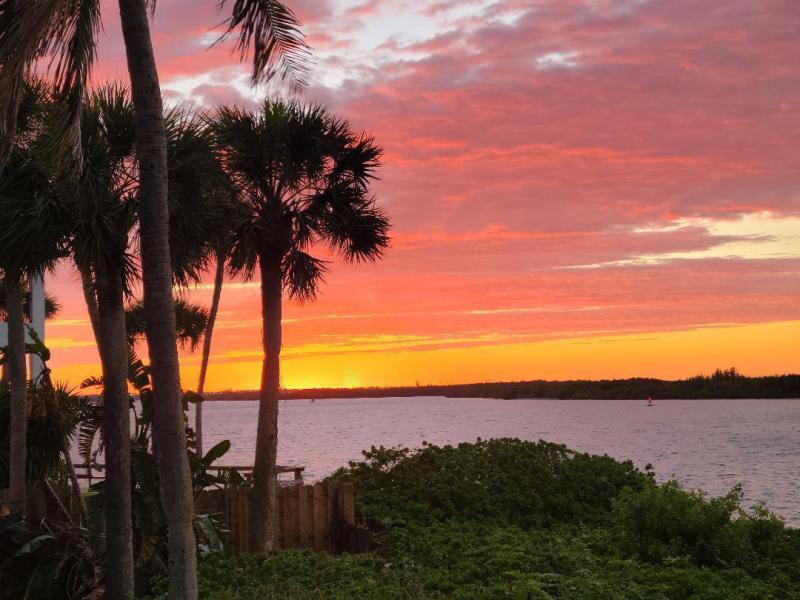  Commercial & Industrial Land Images 