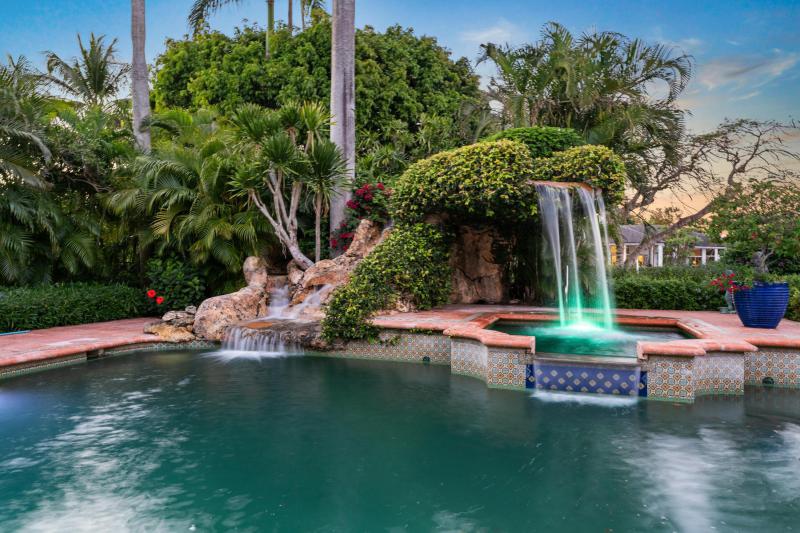 Single Family Homes Photo 24:  Palm Beach Gardens,  FL 33410