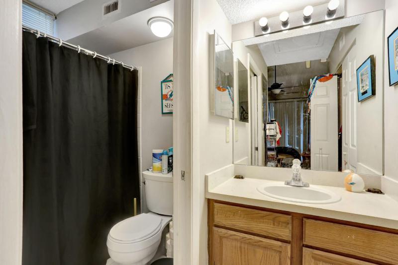  Condo & Townhome Photos