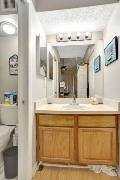  Condo & Townhome Photos