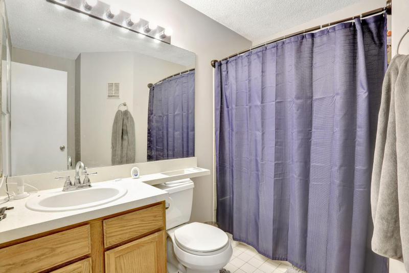  Condo & Townhome Photos
