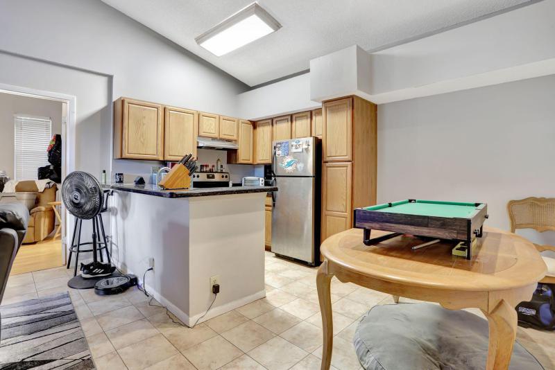  Condo & Townhome Photos