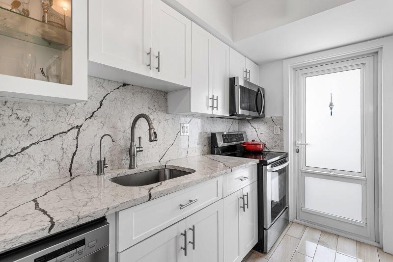  Condo & Townhome Photos