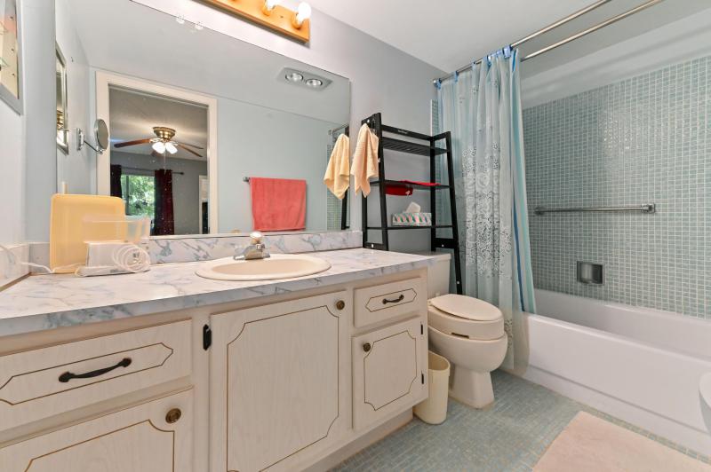  Condo & Townhome Photos