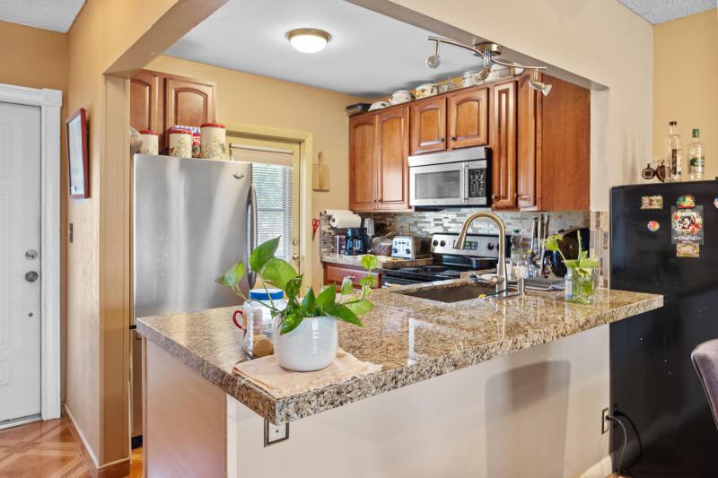  Condo & Townhome Photos