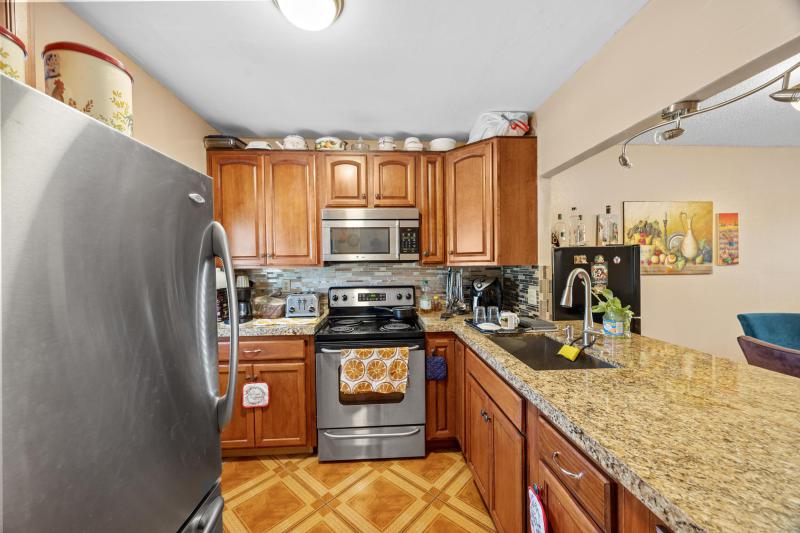  Condo & Townhome Photos