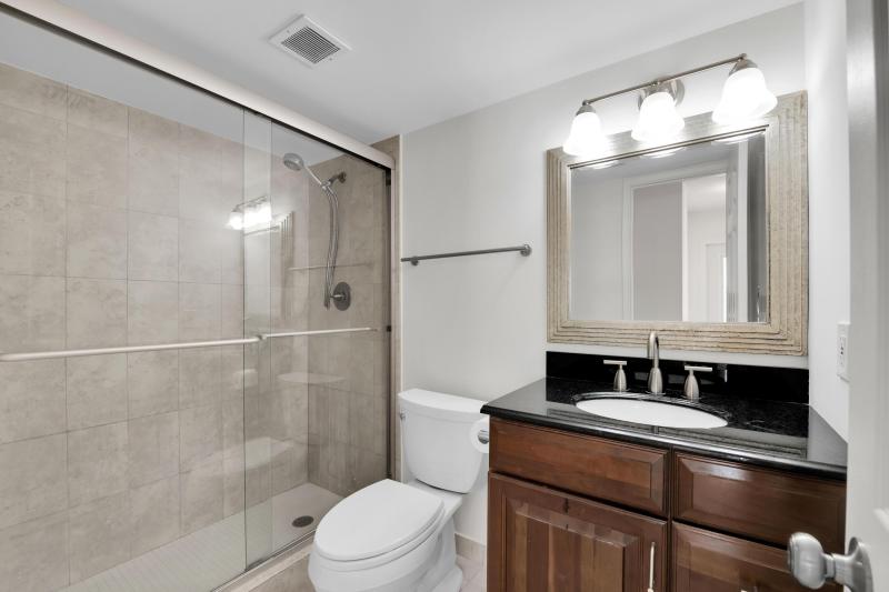  Condo & Townhome Photos