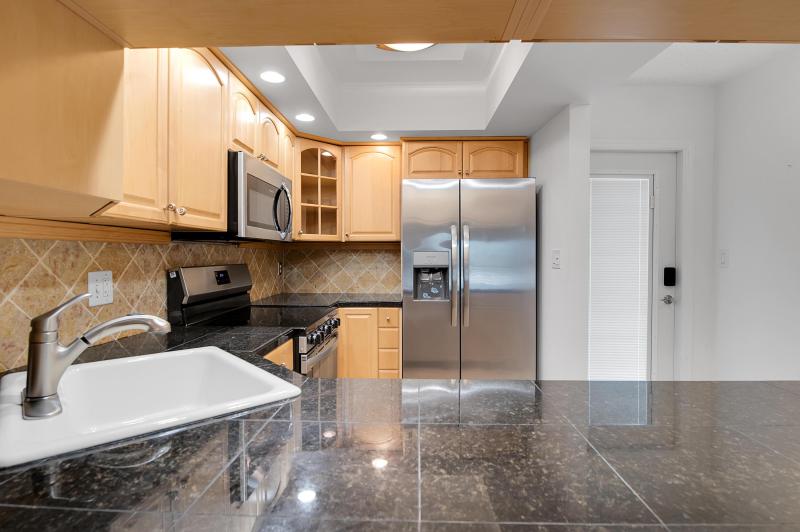  Condo & Townhome Photos