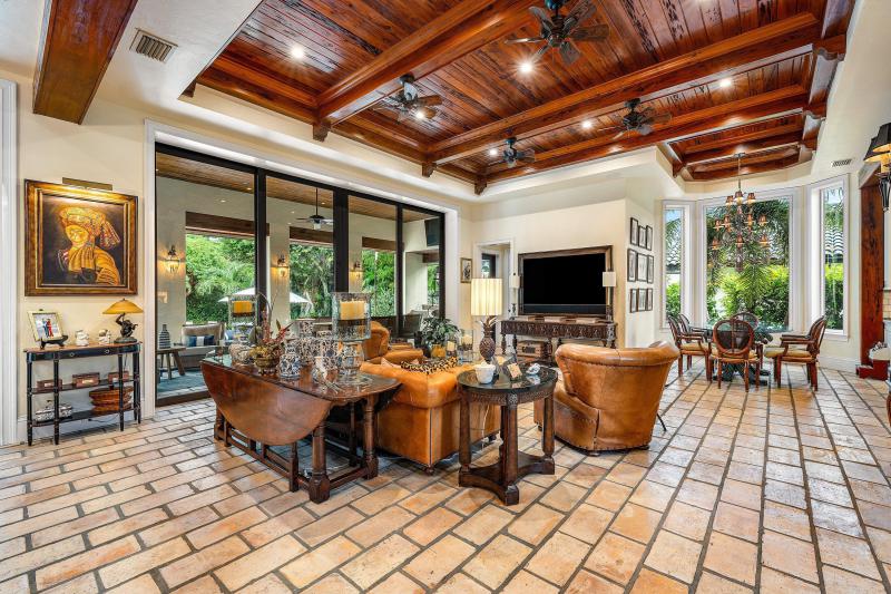  Single Family Homes Photo 13:  Delray Beach,  FL 33483