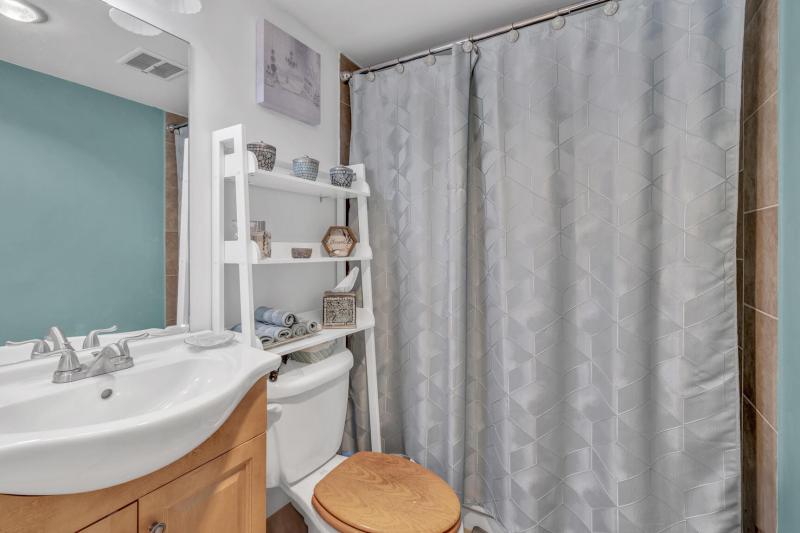  Condo & Townhome Photos