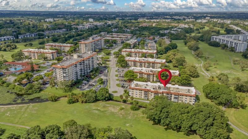 Condo & Townhome Photos