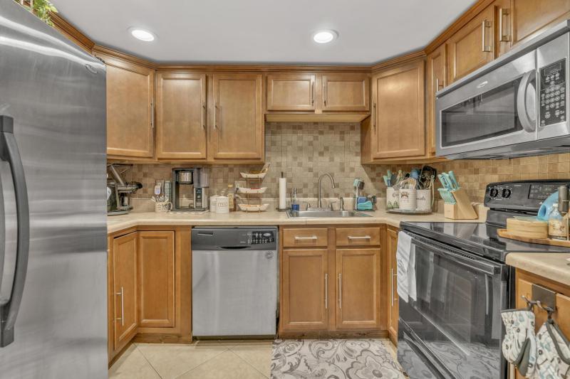  Condo & Townhome Photos