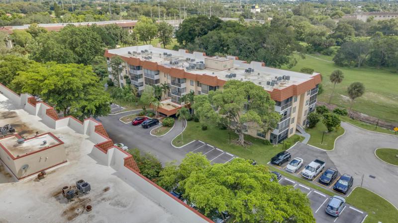  Condo & Townhome Photos