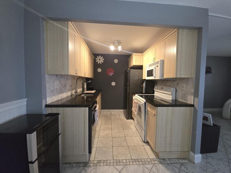  Condo & Townhome Photos