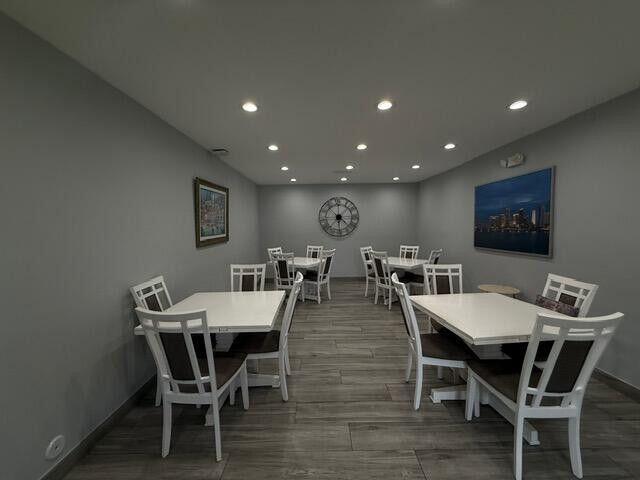  Condo & Townhome Photos