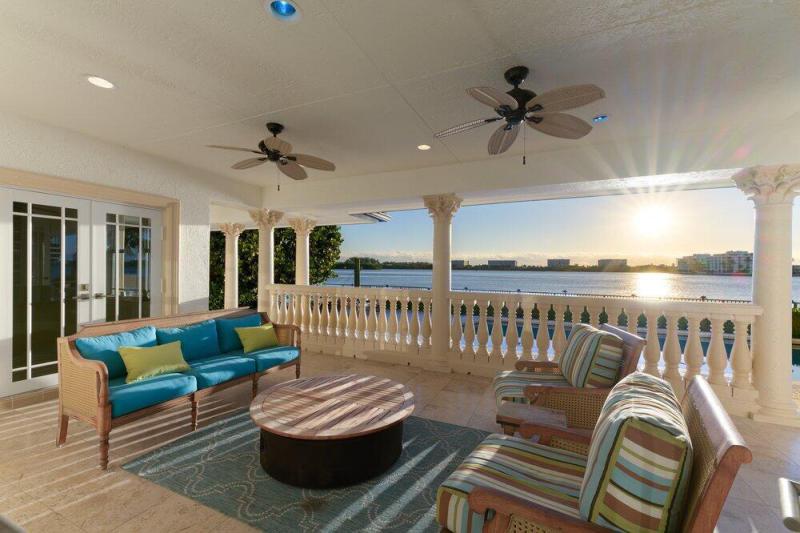  Single Family Homes Photo 10:  Lake Worth Beach,  FL 33460