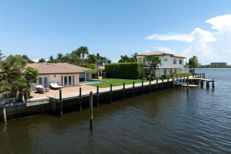  Single Family Homes Photo 17:  Lake Worth Beach,  FL 33460