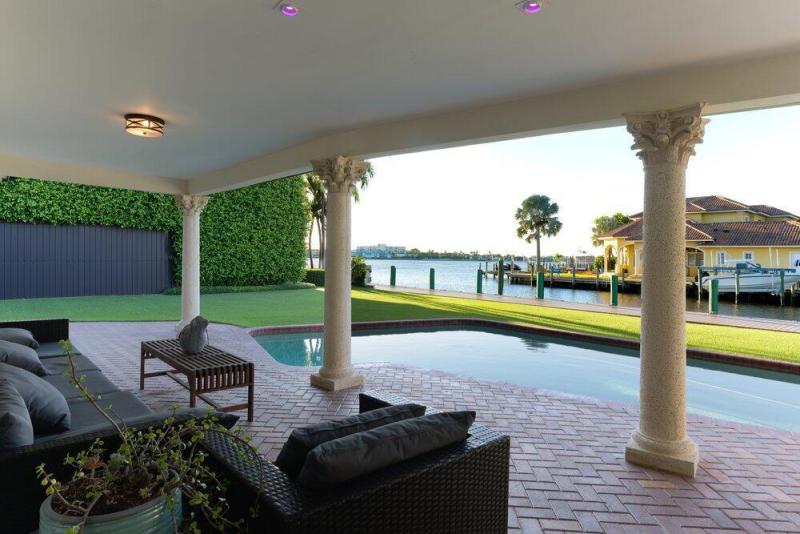  Single Family Homes Photo 19:  Lake Worth Beach,  FL 33460
