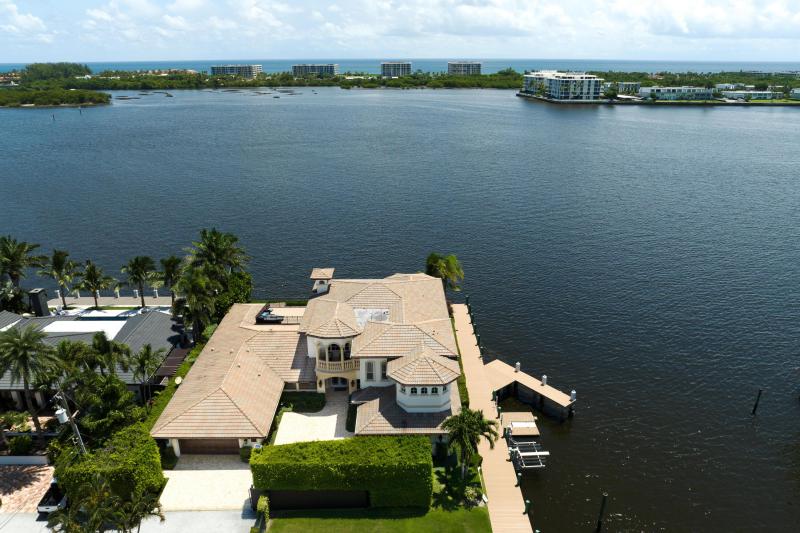  Single Family Homes Photo 2:  Lake Worth Beach,  FL 33460