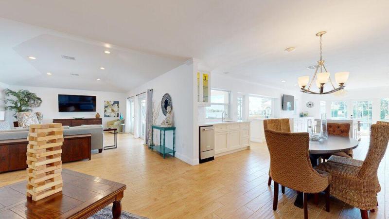  Single Family Homes Photo 21:  Lake Worth Beach,  FL 33460