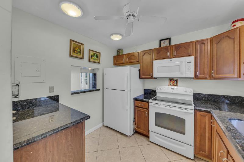  Condo & Townhome Photos