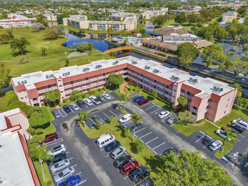  Condo & Townhome Photos