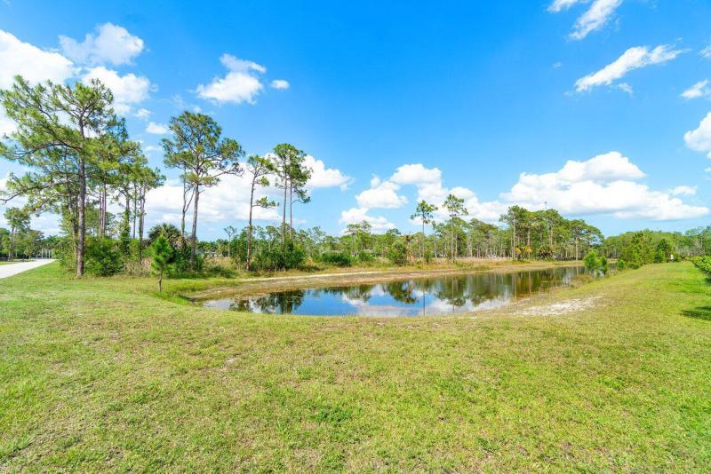  Commercial & Industrial Land Images 