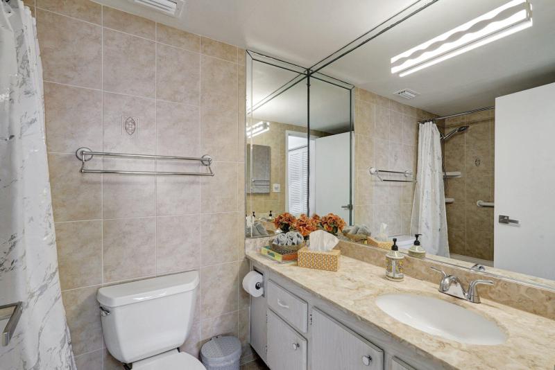  Condo & Townhome Photos