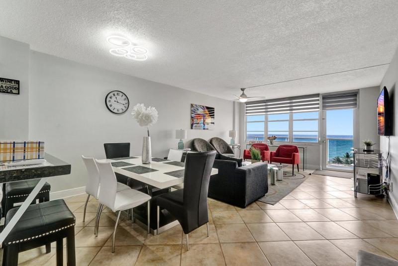  Condo & Townhome Photos