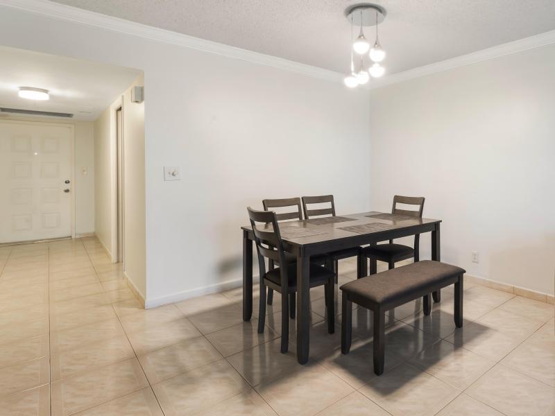  Condo & Townhome Photos