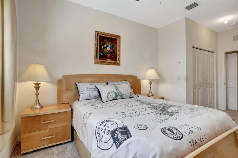  Condo & Townhome Photos