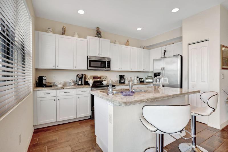  Condo & Townhome Photos