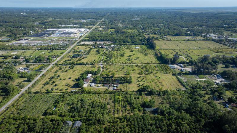  Commercial & Industrial Land Images 