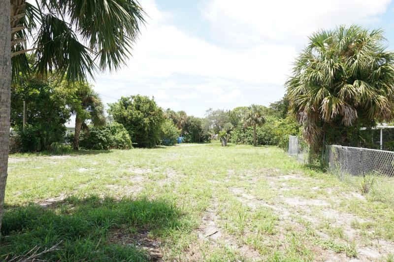  Commercial & Industrial Land Images 