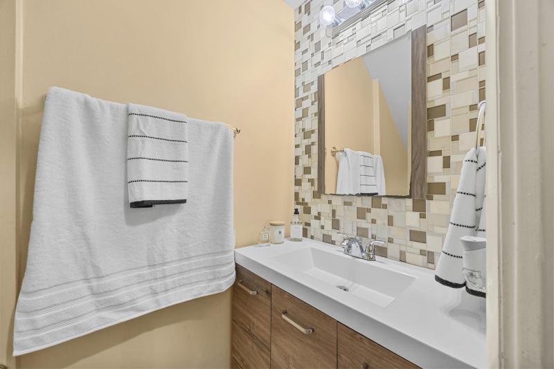  Condo & Townhome Photos