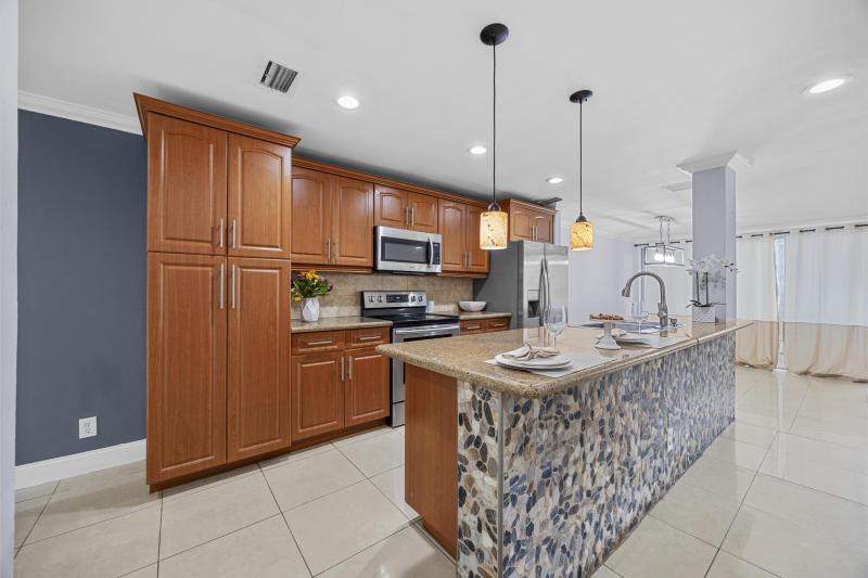  Condo & Townhome Photos
