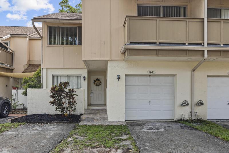 Condo & Townhome Photos