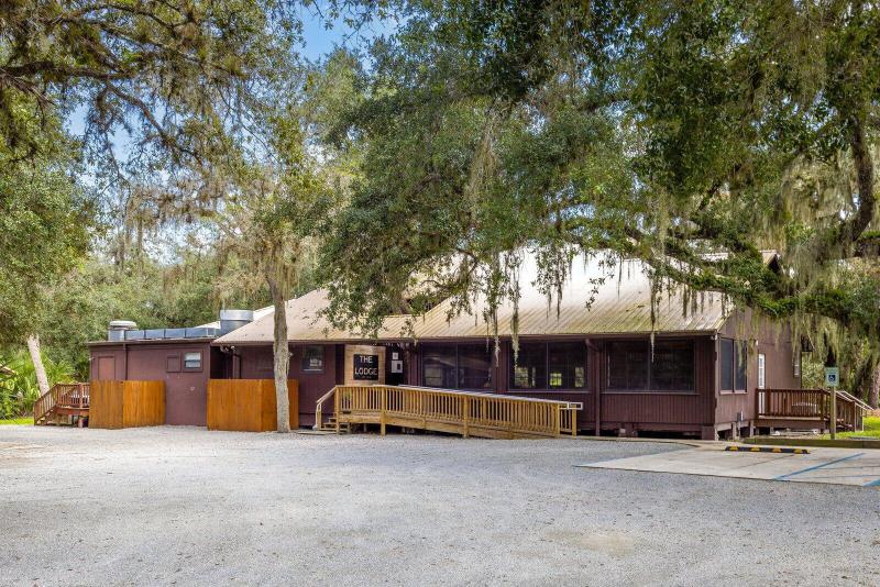  Commercial & Industrial Land Images 