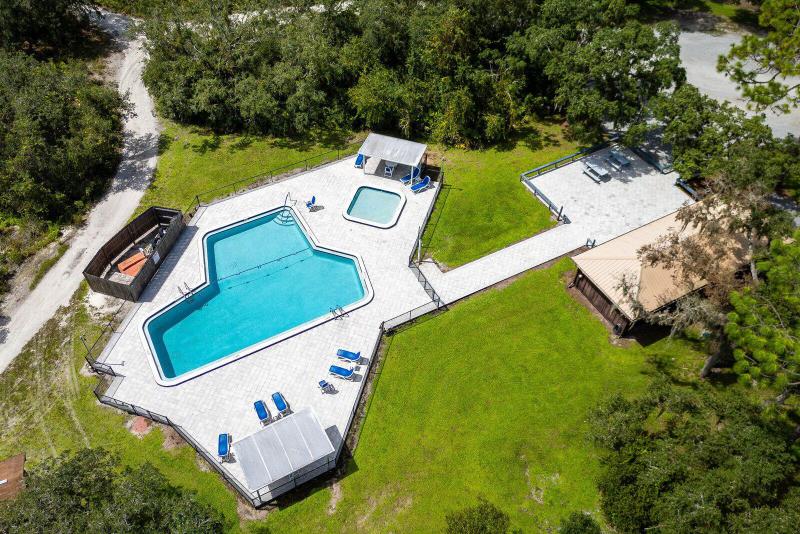  Commercial & Industrial Land Images 