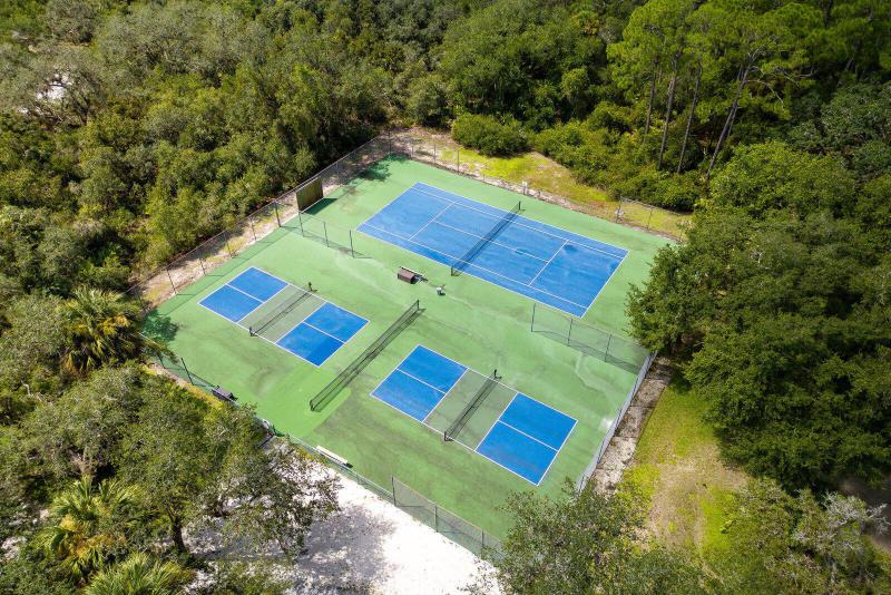  Commercial & Industrial Land Images 