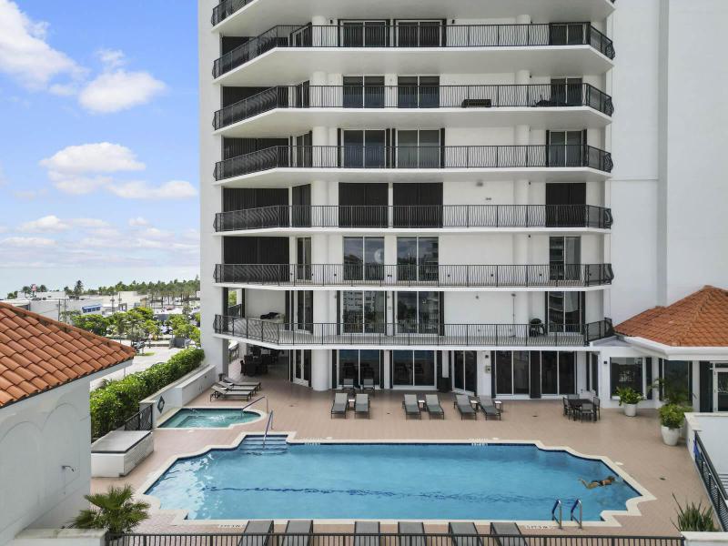  Condo & Townhome Photos