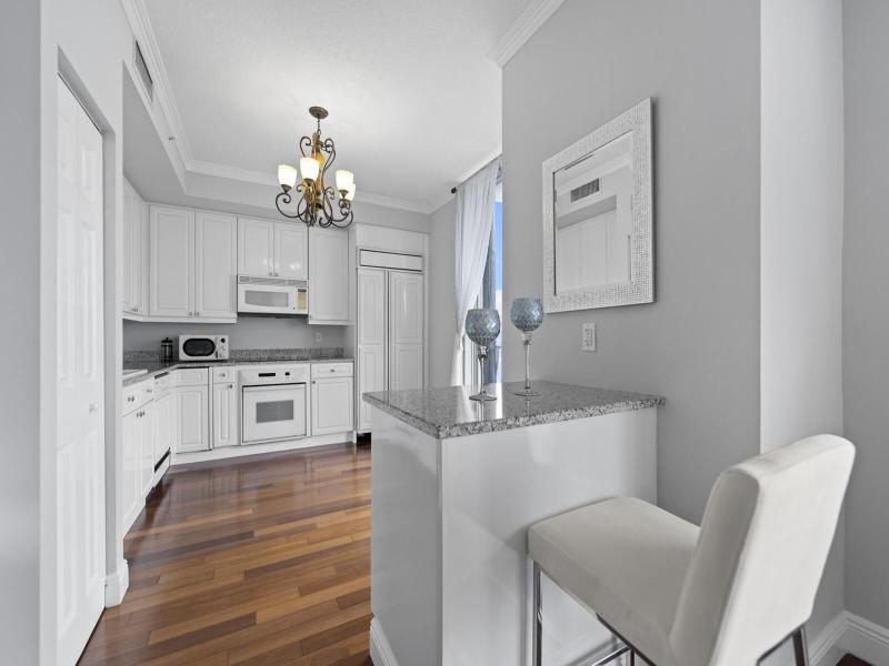  Condo & Townhome Photos