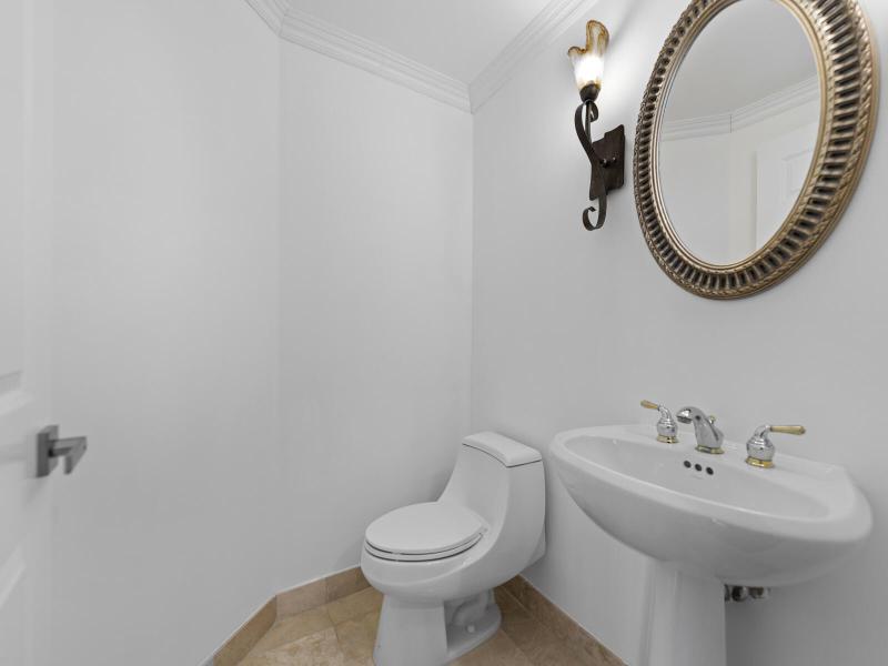  Condo & Townhome Photos