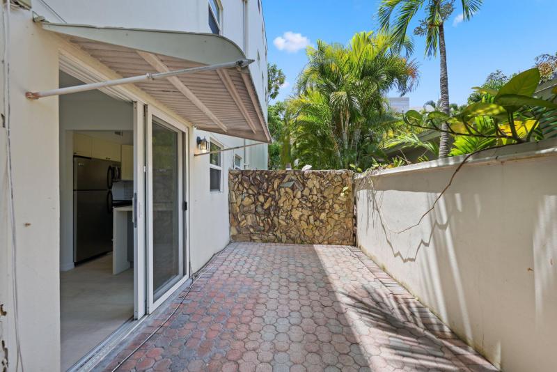  Condo & Townhome Photos