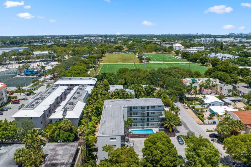  Condo & Townhome Photos