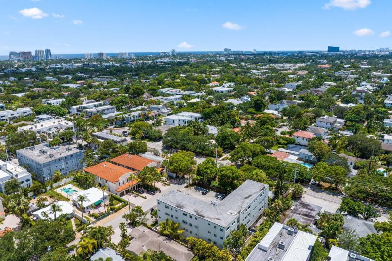  Condo & Townhome Photos