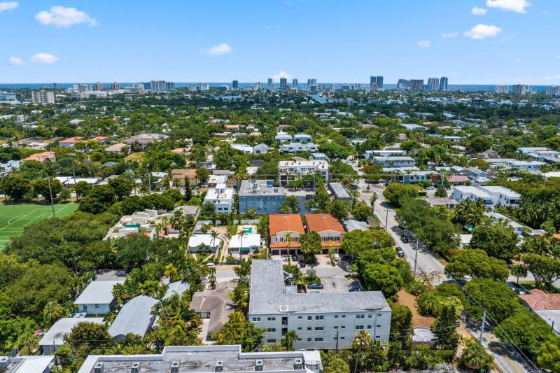  Condo & Townhome Photos