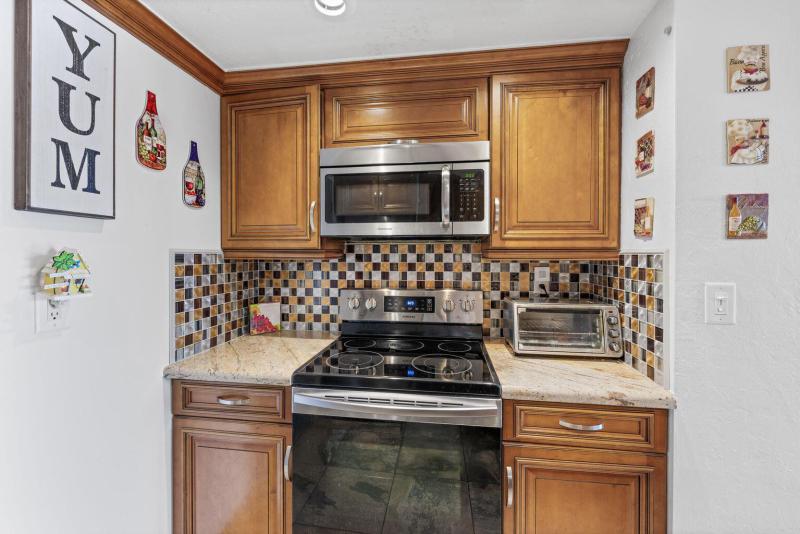  Condo & Townhome Photos
