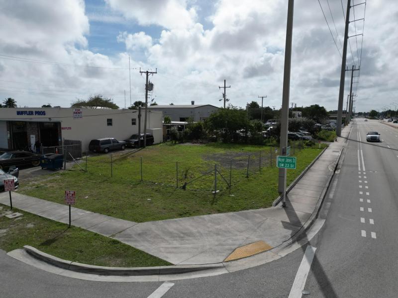  Commercial & Industrial Land Images 
