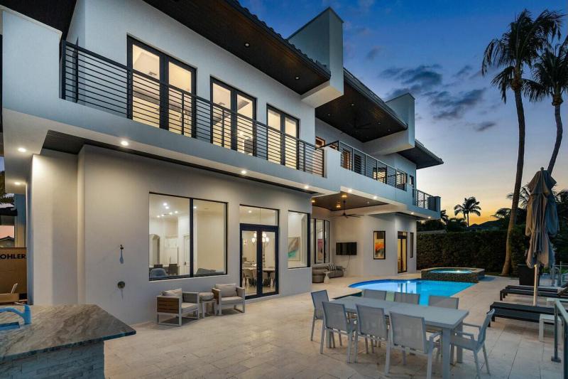  Single Family Homes Photo 67:  Highland Beach,  FL 33487